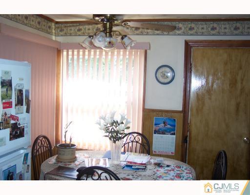 95 Ashley Road Edison, NJ 08817 - Photo 3 of 10
