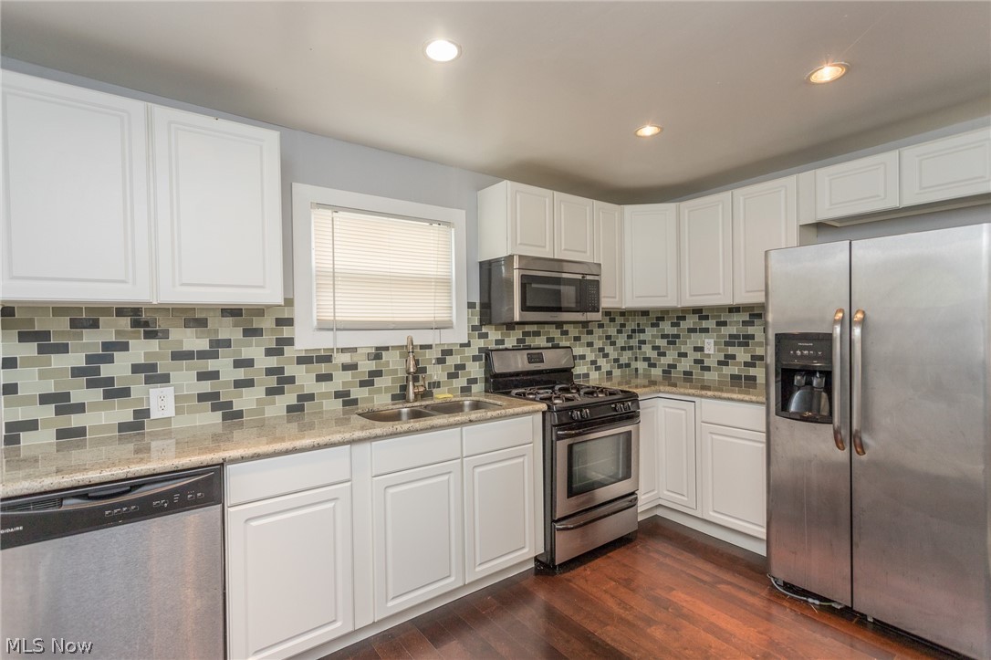 878 Clarence Road Cleveland Heights, OH 44121 - Photo 16 of 32