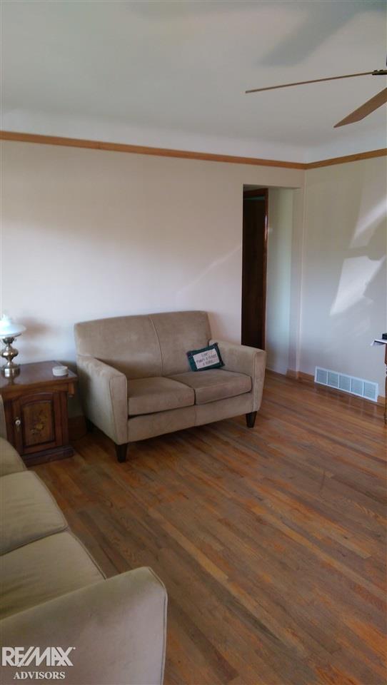 24855 Ridgecroft Avenue Eastpointe, MI 48021 - Photo 4 of 20