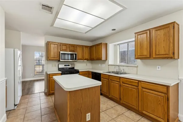 $2,250 | 620 Hanover Drive, Allen, TX 75002