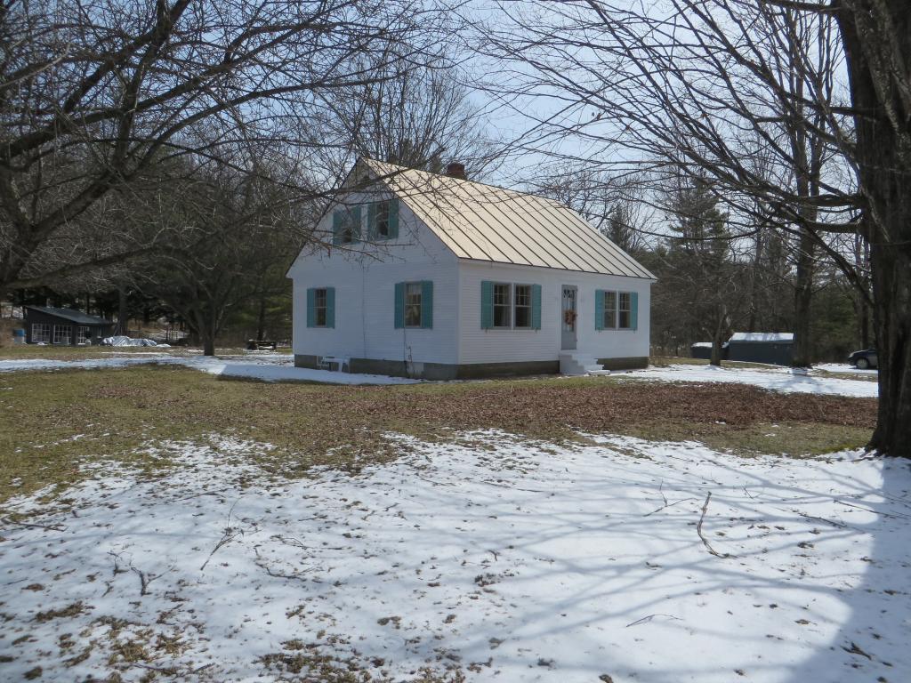 988 Cabot Road Woodstock, VT 05091 - Photo 2 of 16