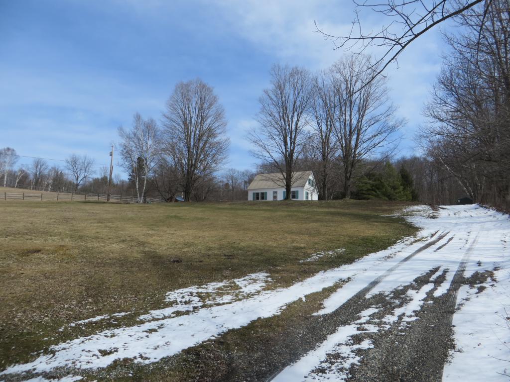 988 Cabot Road Woodstock, VT 05091 - Photo 4 of 16