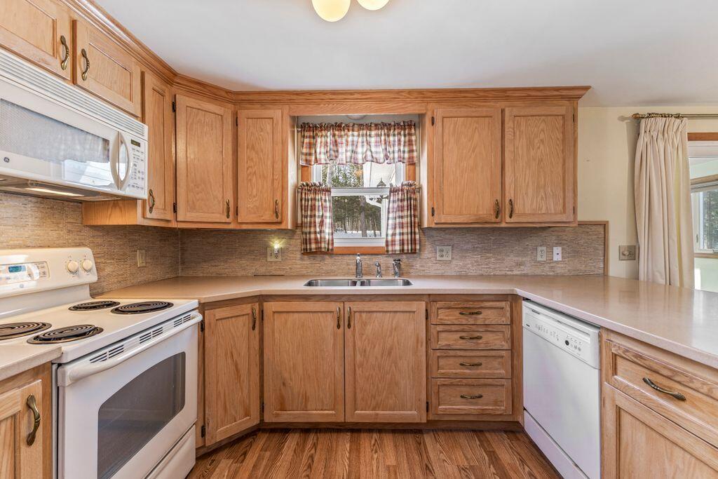 41 Mitchell Hill Road Gorham, ME 04038 - Photo 22 of 47 Kitchen