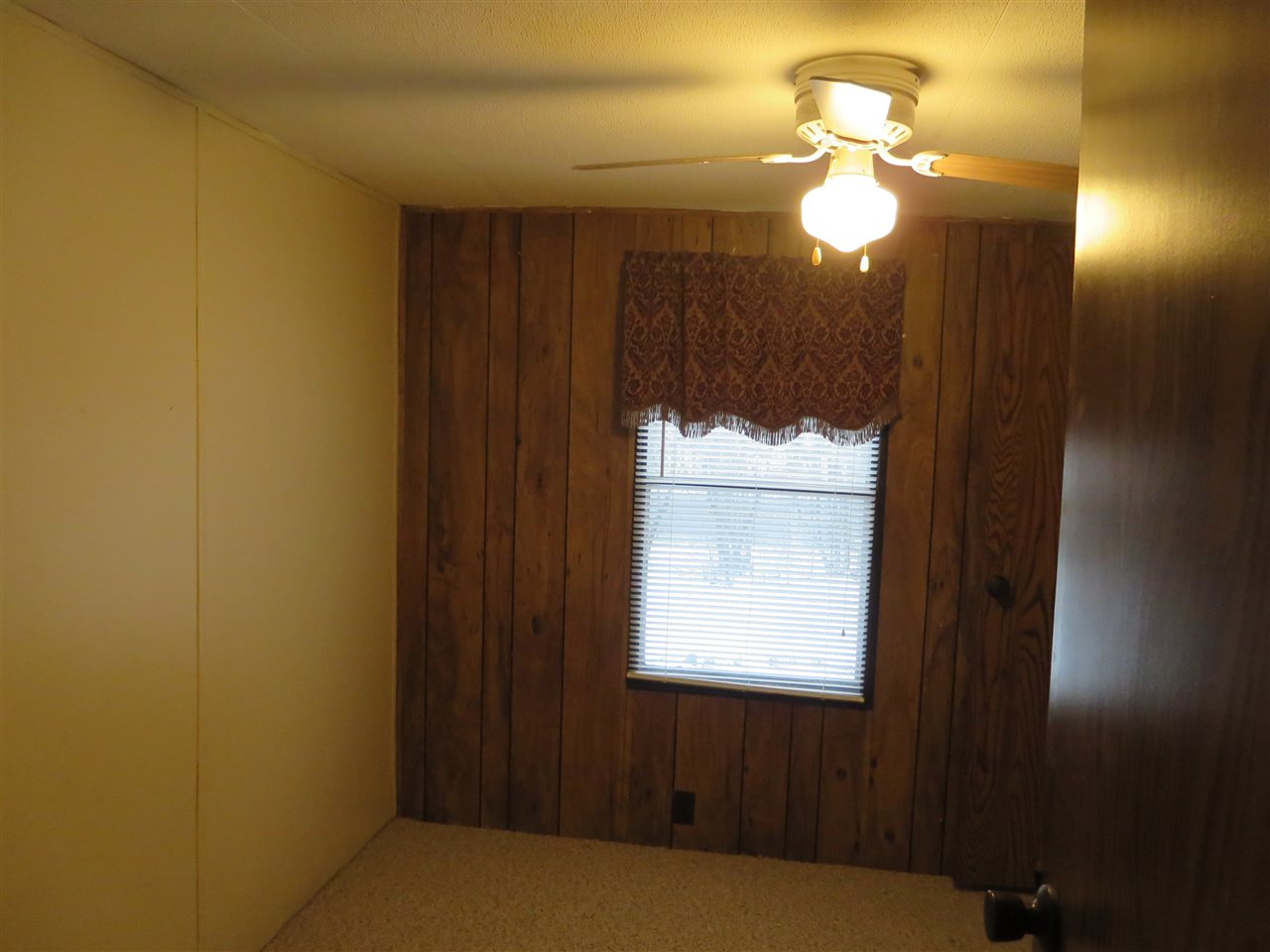 1115 Woodford Road Bennington, VT 05201 - Photo 17 of 26