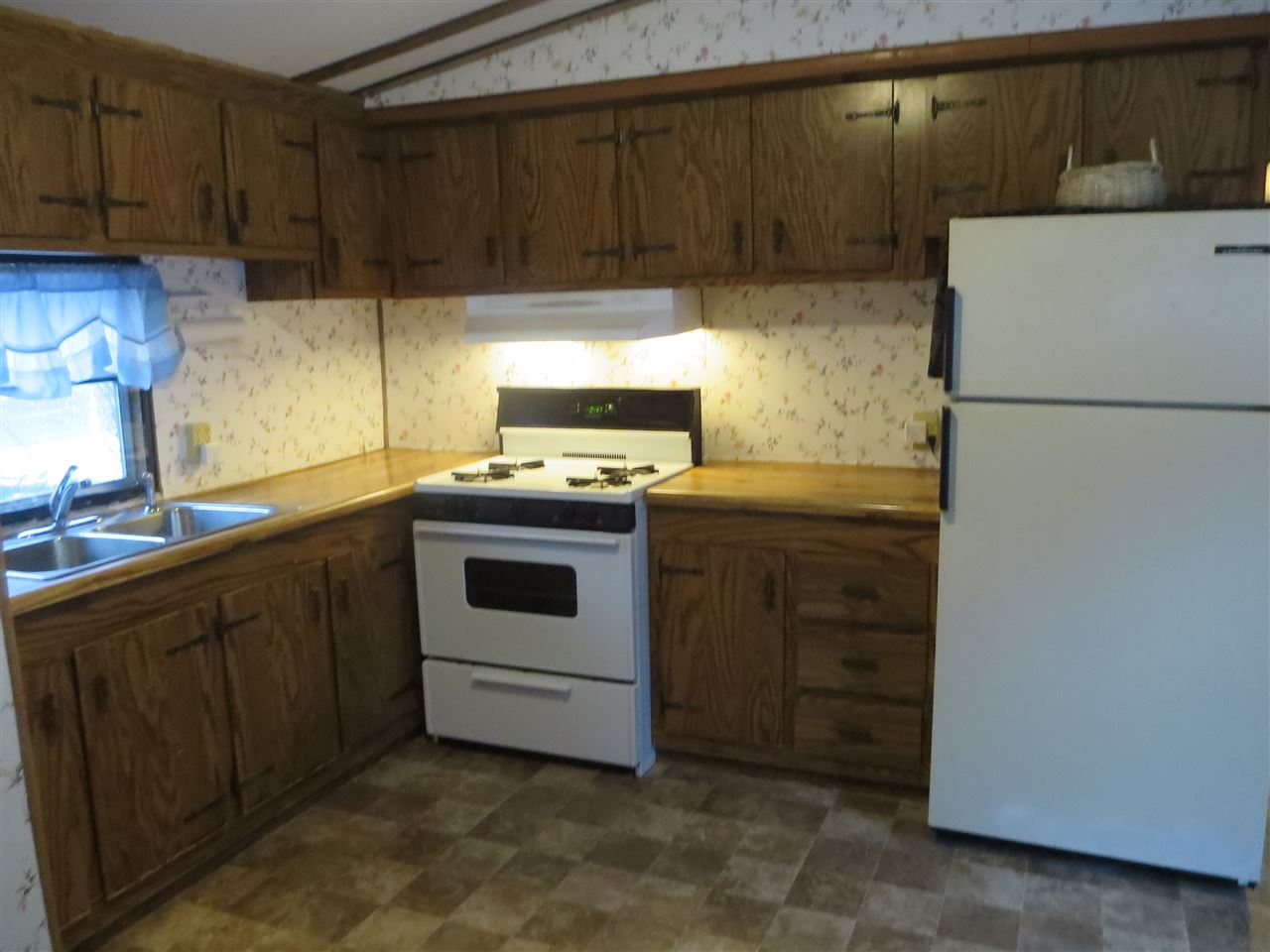 1115 Woodford Road Bennington, VT 05201 - Photo 19 of 26
