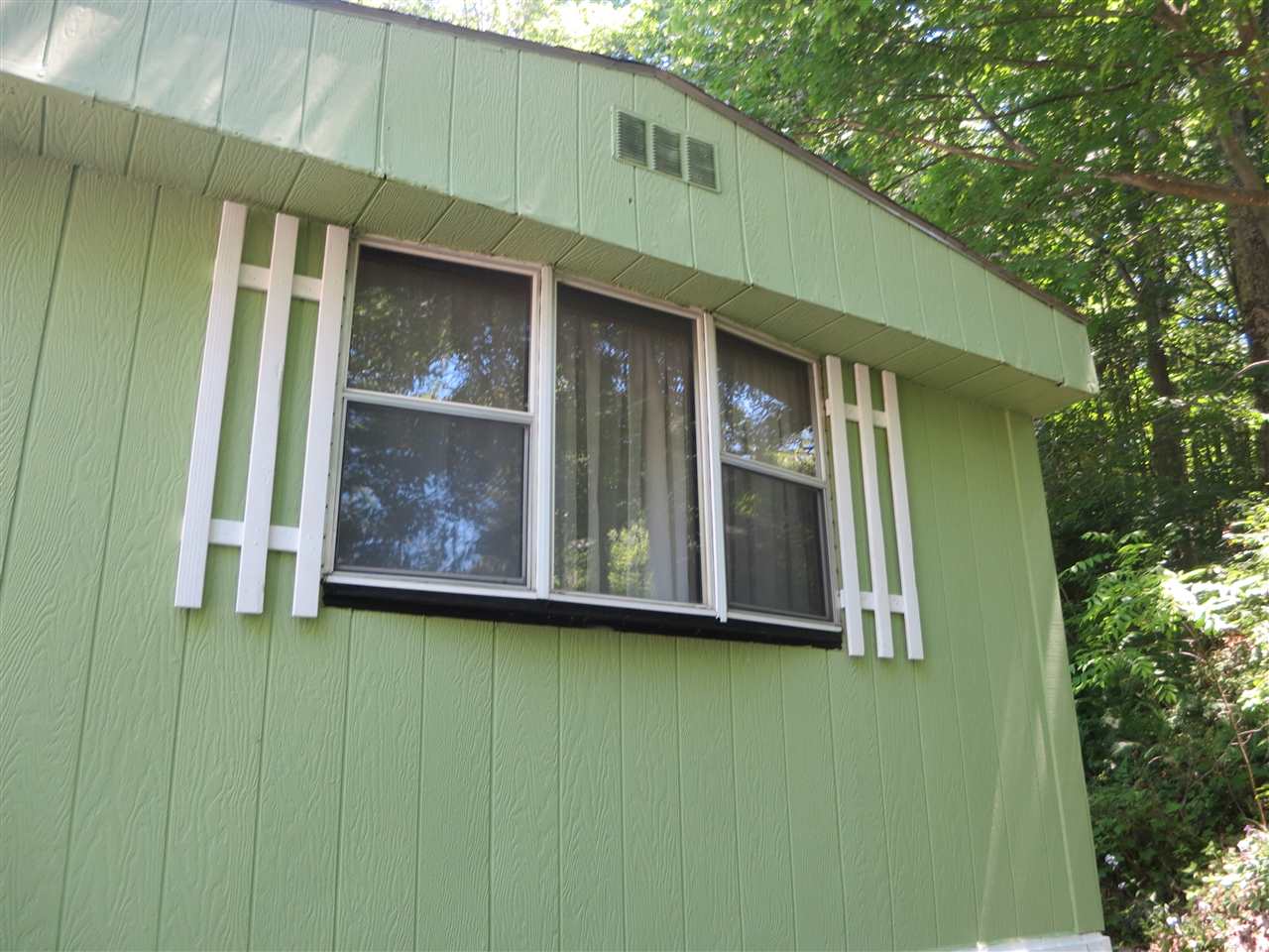 1115 Woodford Road Bennington, VT 05201 - Photo 4 of 26