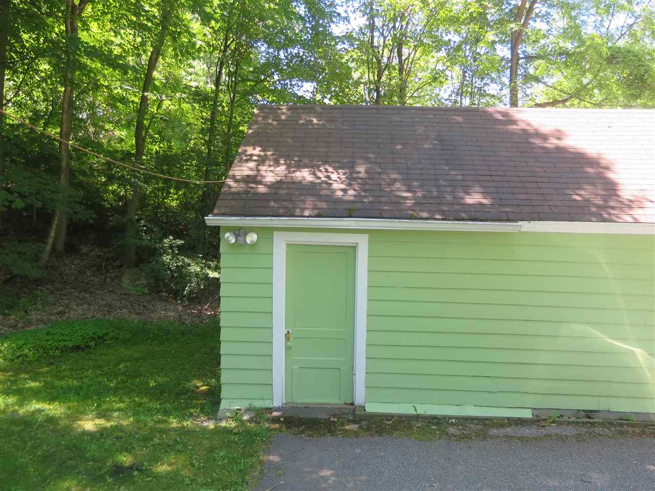 1115 Woodford Road Bennington, VT 05201 - Photo 7 of 26