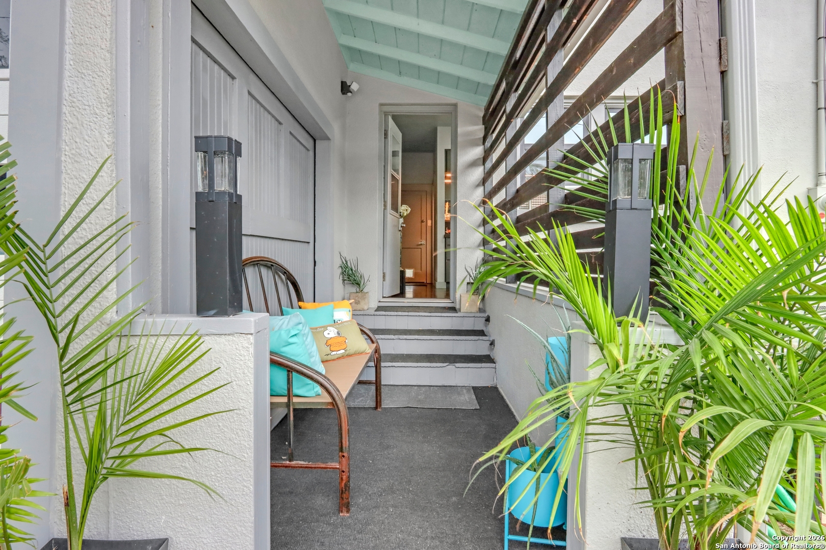 503 South Austin Street Seguin, TX 78155 - Photo 18 of 40 a view of front door and porch