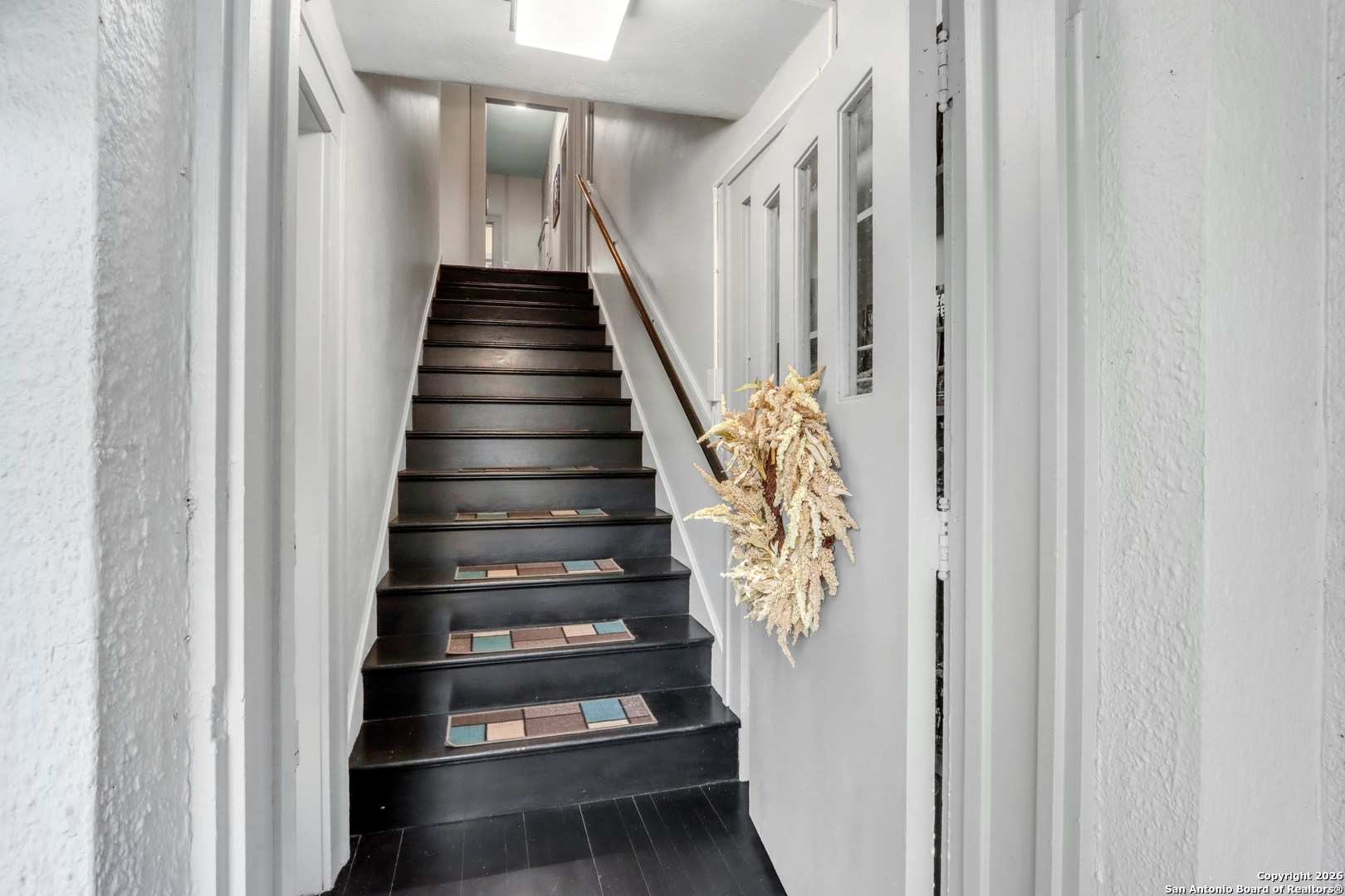 503 South Austin Street Seguin, TX 78155 - Photo 28 of 40 a view of entryway with wooden floor