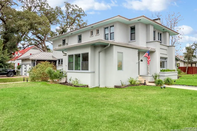 $989,000 | 503 South Austin Street, Seguin, TX 78155