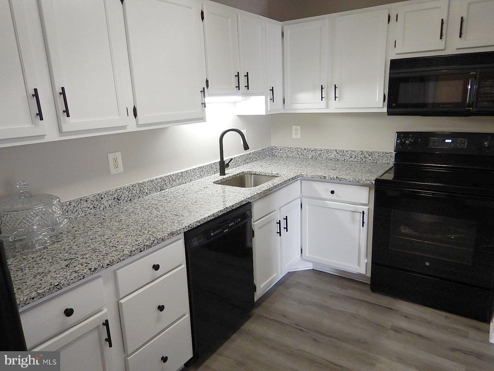 4106 Chardel Road, Unit 3F Nottingham, MD 21236 - Photo 3 of 25 Granite counter in kitchen