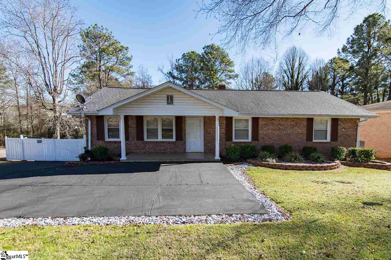 103 New Perry Road Greenville, SC 29617 - Photo 1 of 32 Gallery Image 1