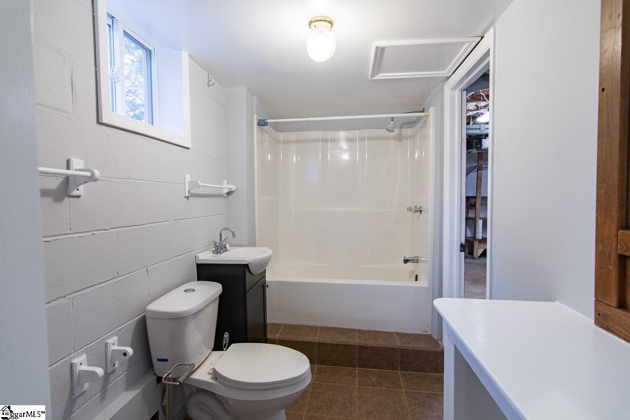 103 New Perry Road Greenville, SC 29617 - Photo 23 of 32 Gallery Image 23