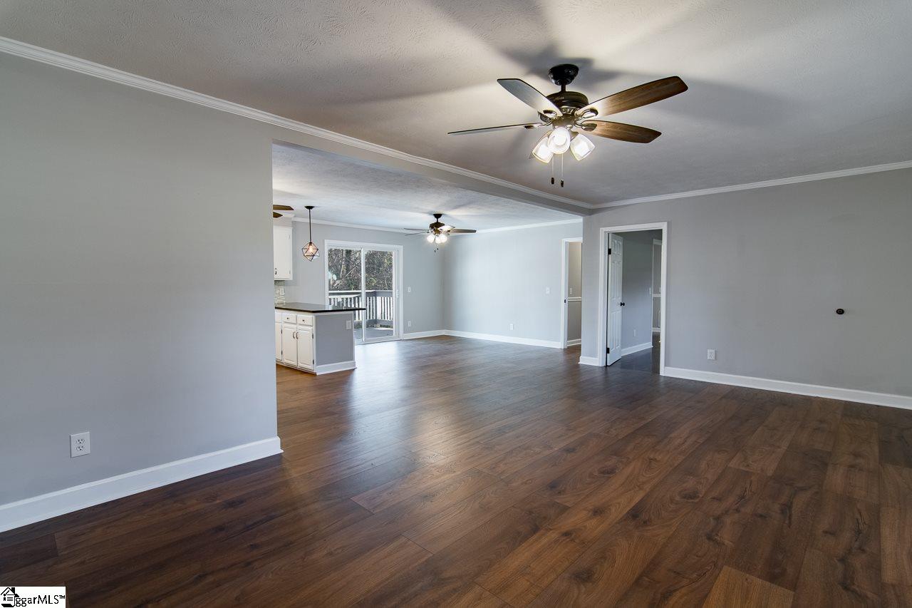 103 New Perry Road Greenville, SC 29617 - Photo 4 of 32 Gallery Image 4