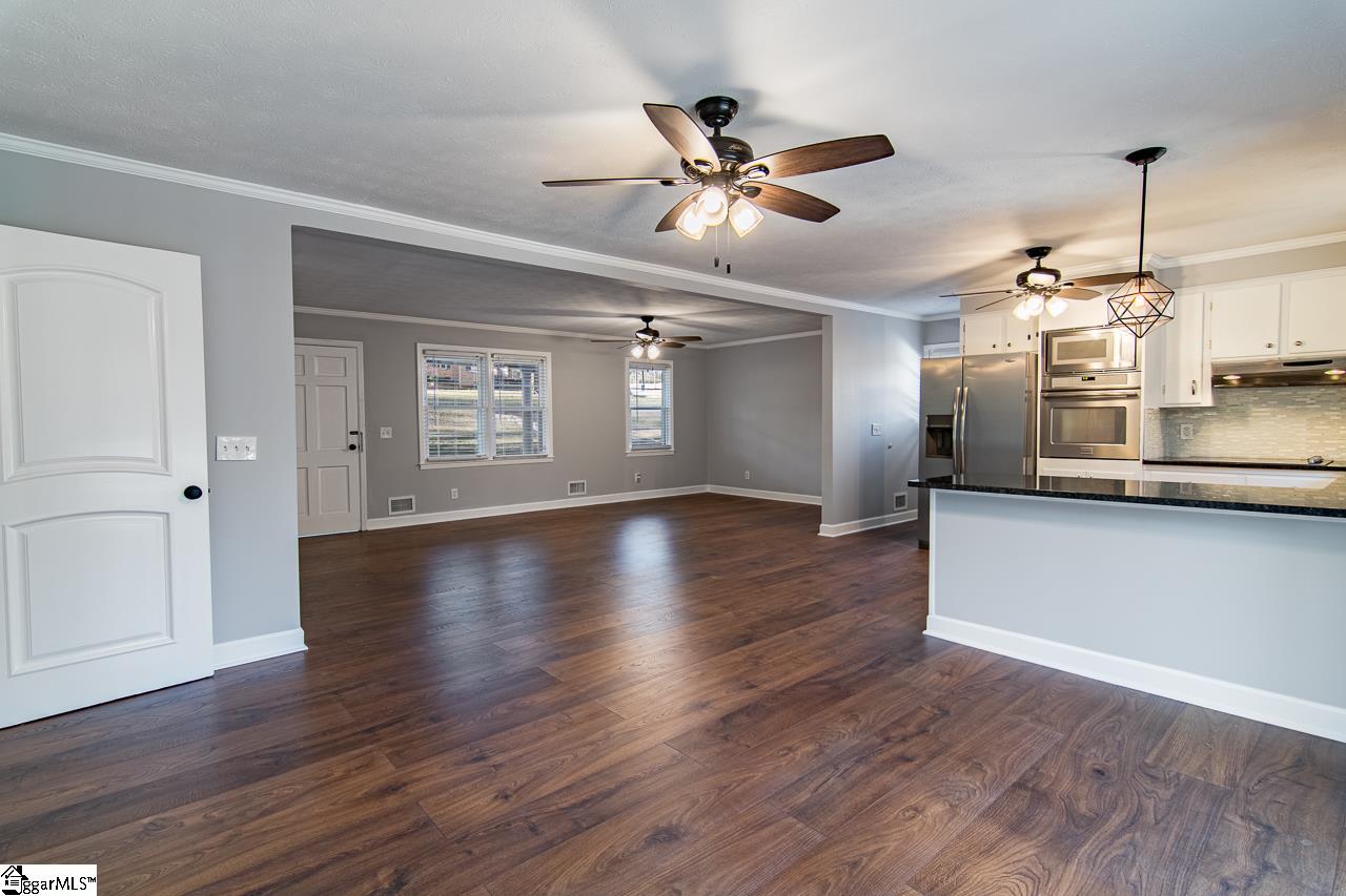 103 New Perry Road Greenville, SC 29617 - Photo 5 of 32 Gallery Image 5