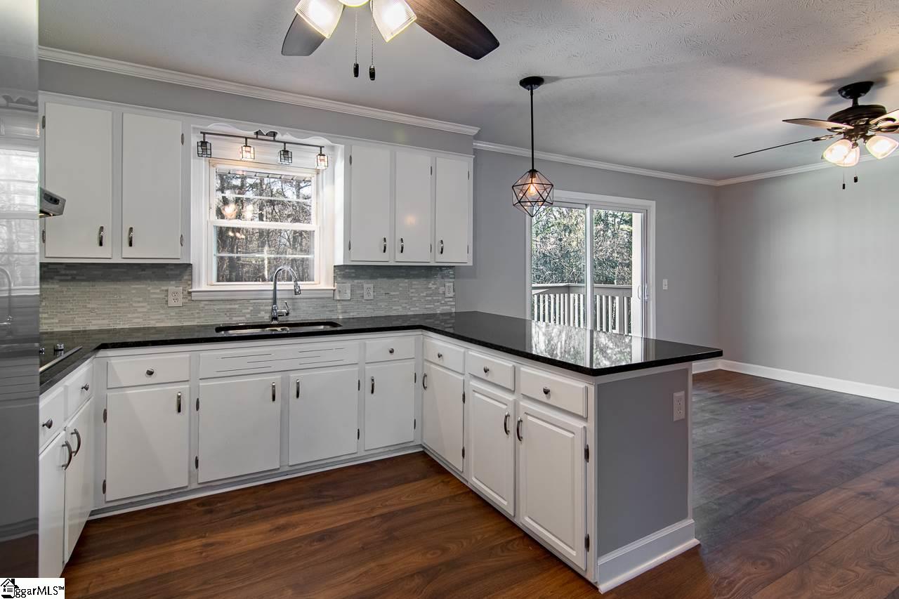 103 New Perry Road Greenville, SC 29617 - Photo 7 of 32 Gallery Image 7