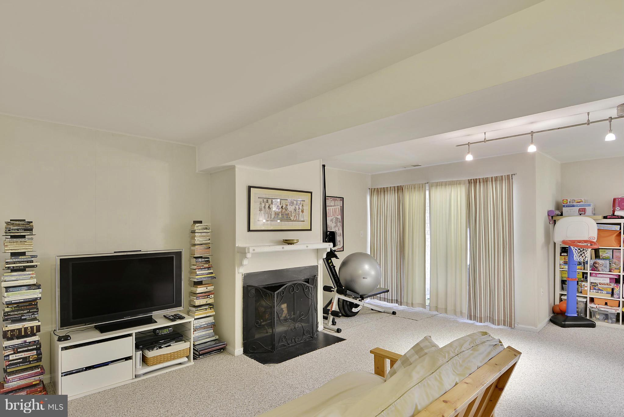 8192 Inverness Ridge Road Potomac, MD 20854 - Photo 24 of 28 Family Room