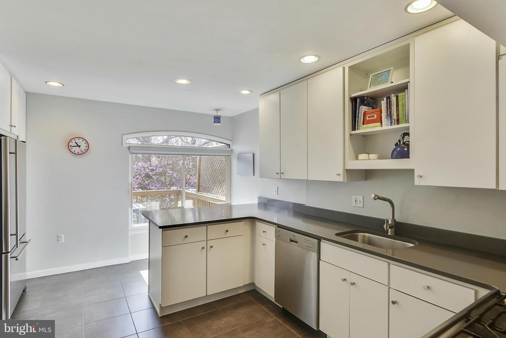 8192 Inverness Ridge Road Potomac, MD 20854 - Photo 10 of 28 Kitchen