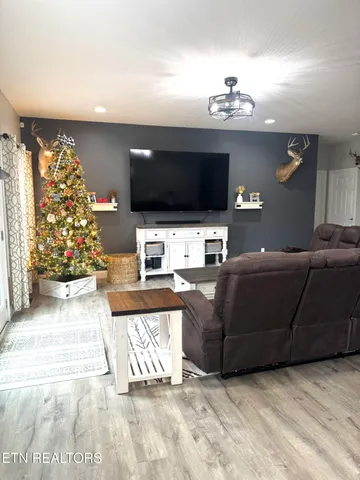 $655,000 | 138 Lakeside Drive, Kingston, TN 37763