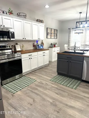 $655,000 | 138 Lakeside Drive, Kingston, TN 37763