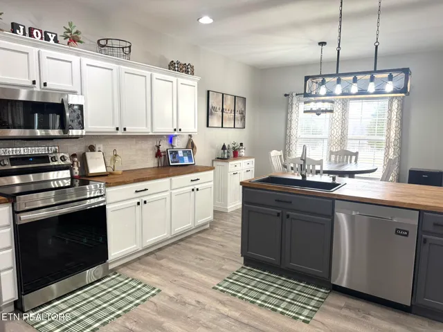 $655,000 | 138 Lakeside Drive, Kingston, TN 37763