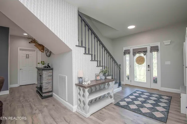 $655,000 | 138 Lakeside Drive, Kingston, TN 37763