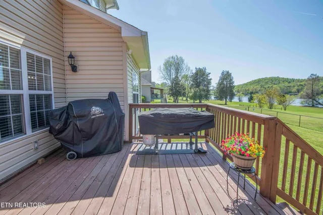 $655,000 | 138 Lakeside Drive, Kingston, TN 37763