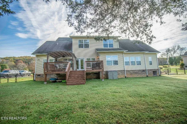 $655,000 | 138 Lakeside Drive, Kingston, TN 37763