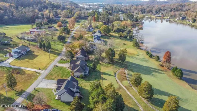 $655,000 | 138 Lakeside Drive, Kingston, TN 37763