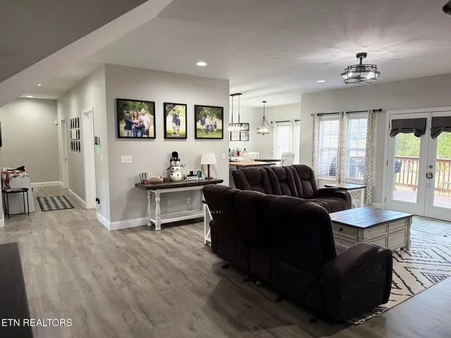 $655,000 | 138 Lakeside Drive, Kingston, TN 37763