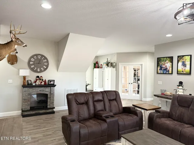 $655,000 | 138 Lakeside Drive, Kingston, TN 37763