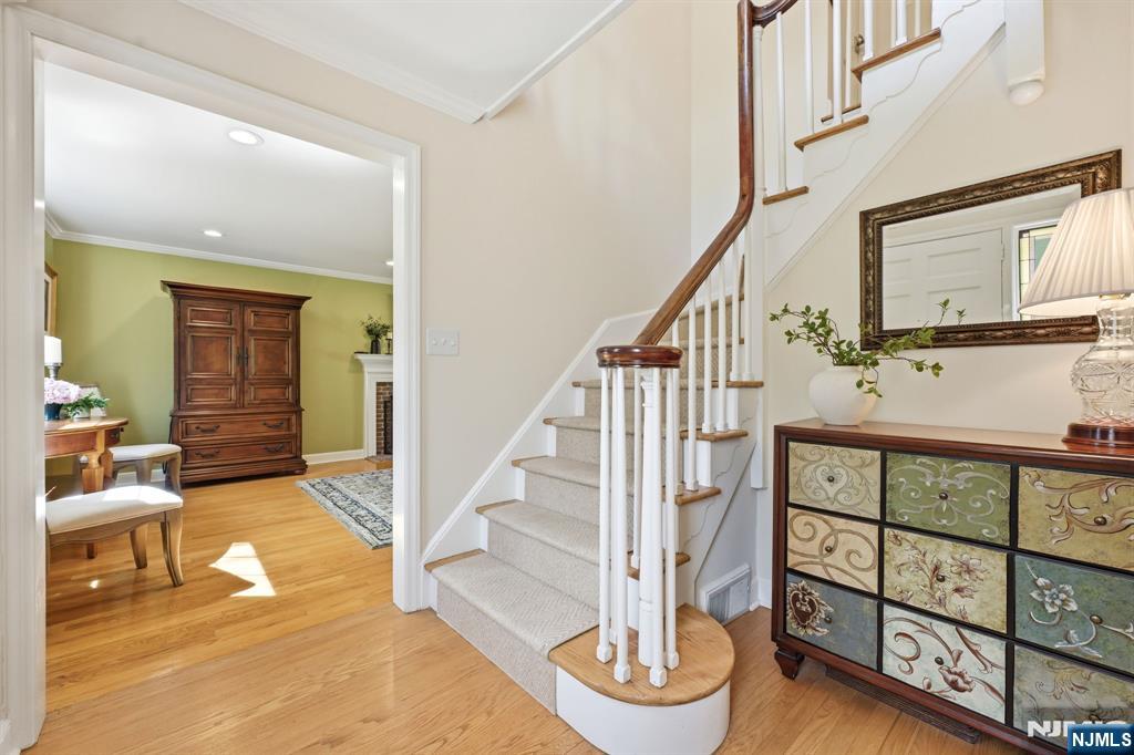 62 Fells Road Verona, NJ 07044 - Photo 5 of 48
