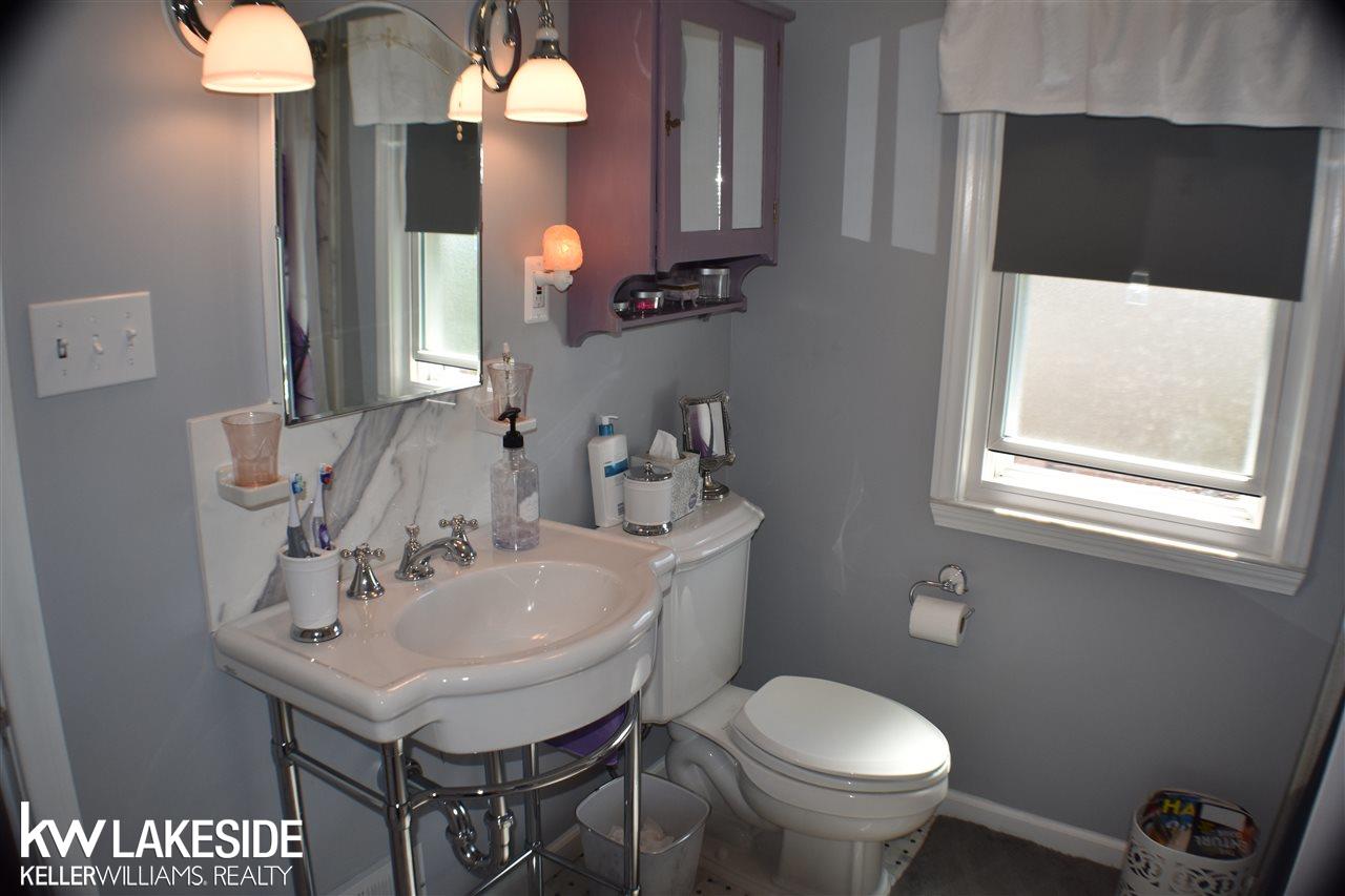 71 Vernier Road Grosse Pointe Shores, MI 48236 - Photo 18 of 33