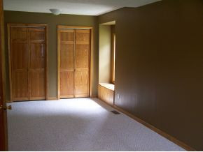 3426 Gap Creek Road Hampton, TN 37658 - Photo 7 of 12 largest bedroom wwindow seat