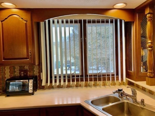 102 Carriage Road Chicopee, MA 01013 - Photo 11 of 41 Gallery Image 11