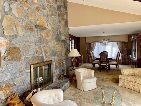 102 Carriage Road Chicopee, MA 01013 - Photo 15 of 41 Gallery Image 15