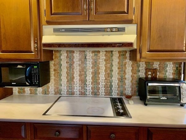 102 Carriage Road Chicopee, MA 01013 - Photo 10 of 41 Gallery Image 10