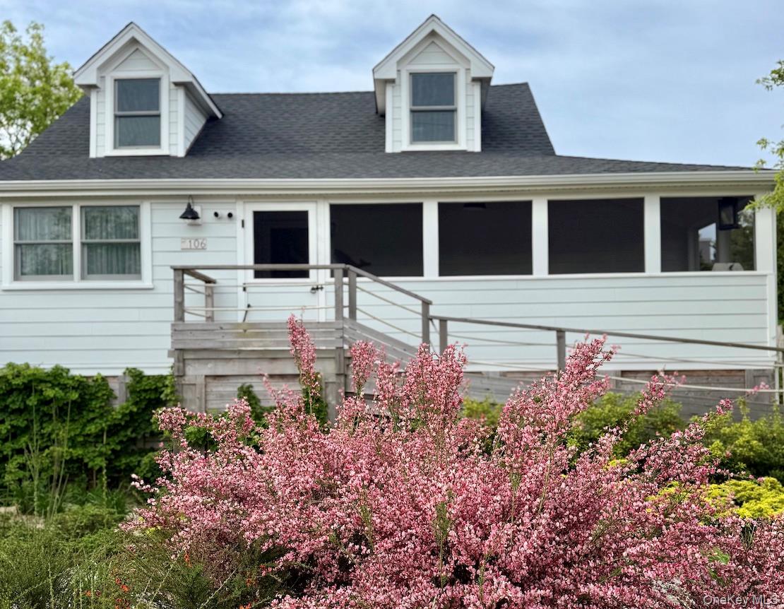 106 Oak Beach Road Babylon, NY 11702 - Photo 33 of 34 a view of a house with a yard