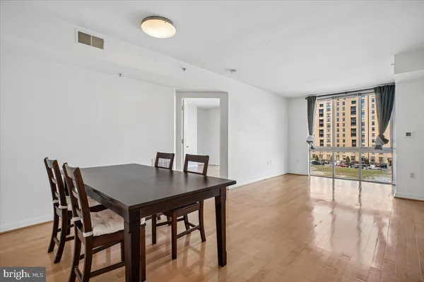 $599,000 | 1000 New Jersey Avenue Southeast, Unit 514, Washington, DC 20003