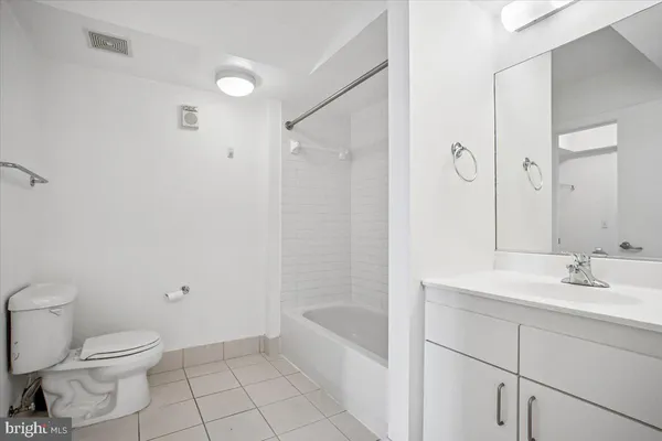 $599,000 | 1000 New Jersey Avenue Southeast, Unit 514, Washington, DC 20003