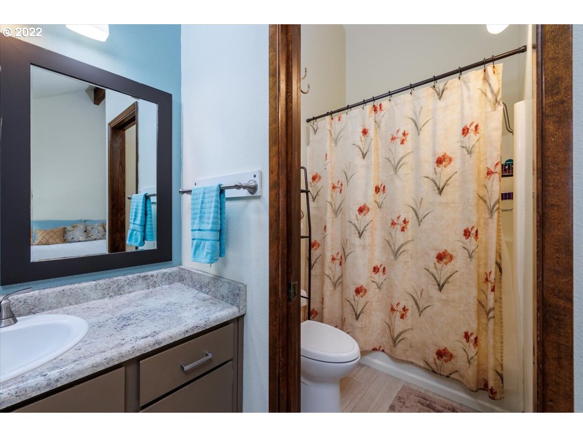 18300 Southwest Springfield Street Beaverton, OR 97078 - Photo 15 of 31 Gallery Image 15