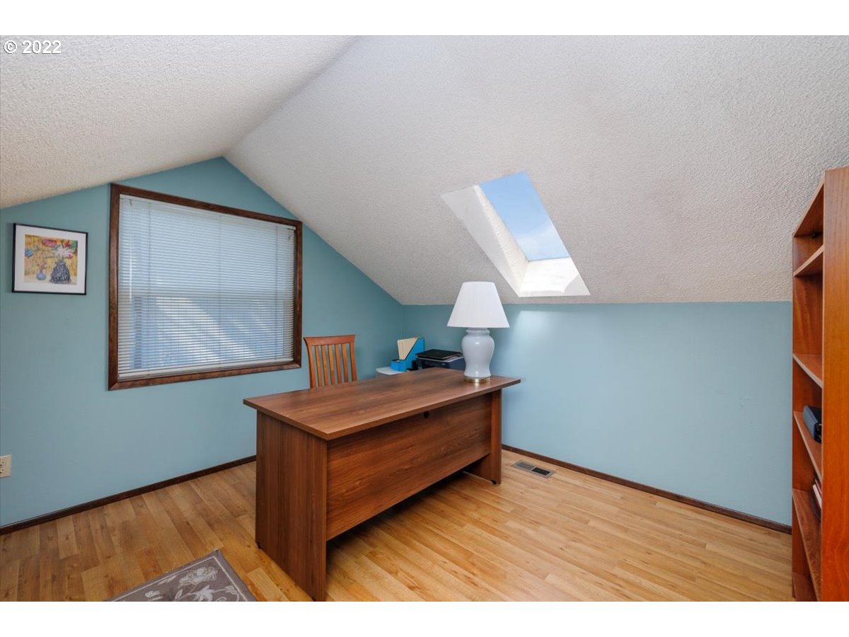 18300 Southwest Springfield Street Beaverton, OR 97078 - Photo 16 of 31 Gallery Image 16