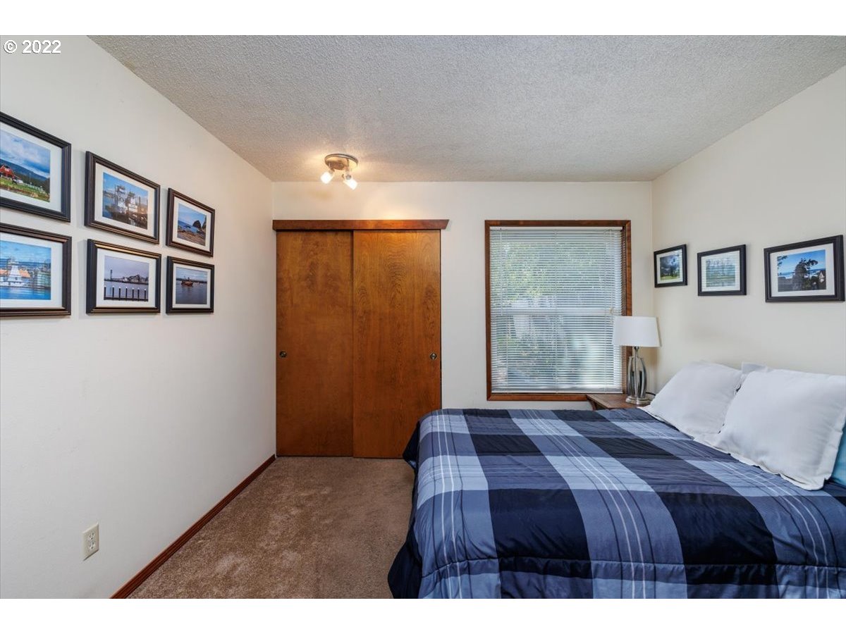 18300 Southwest Springfield Street Beaverton, OR 97078 - Photo 17 of 31 Gallery Image 17