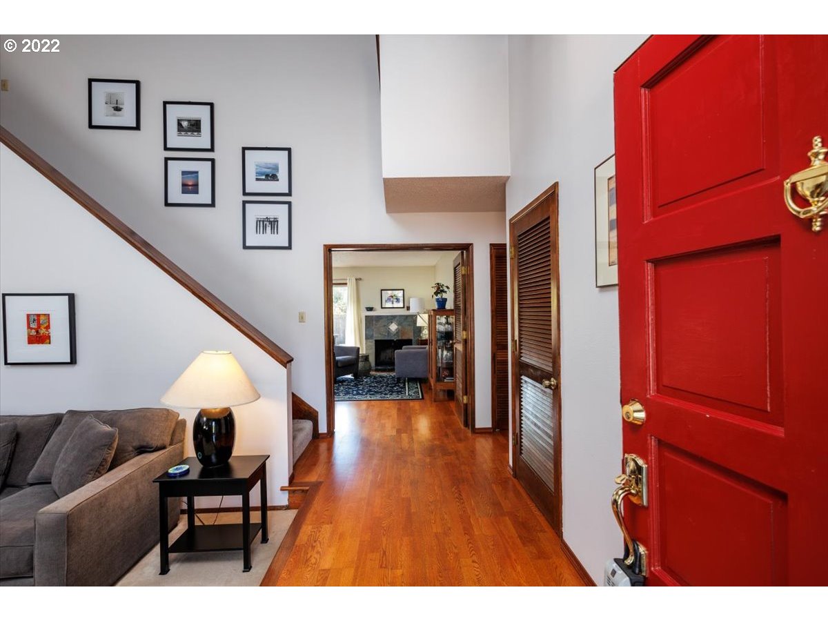 18300 Southwest Springfield Street Beaverton, OR 97078 - Photo 5 of 31 Gallery Image 5