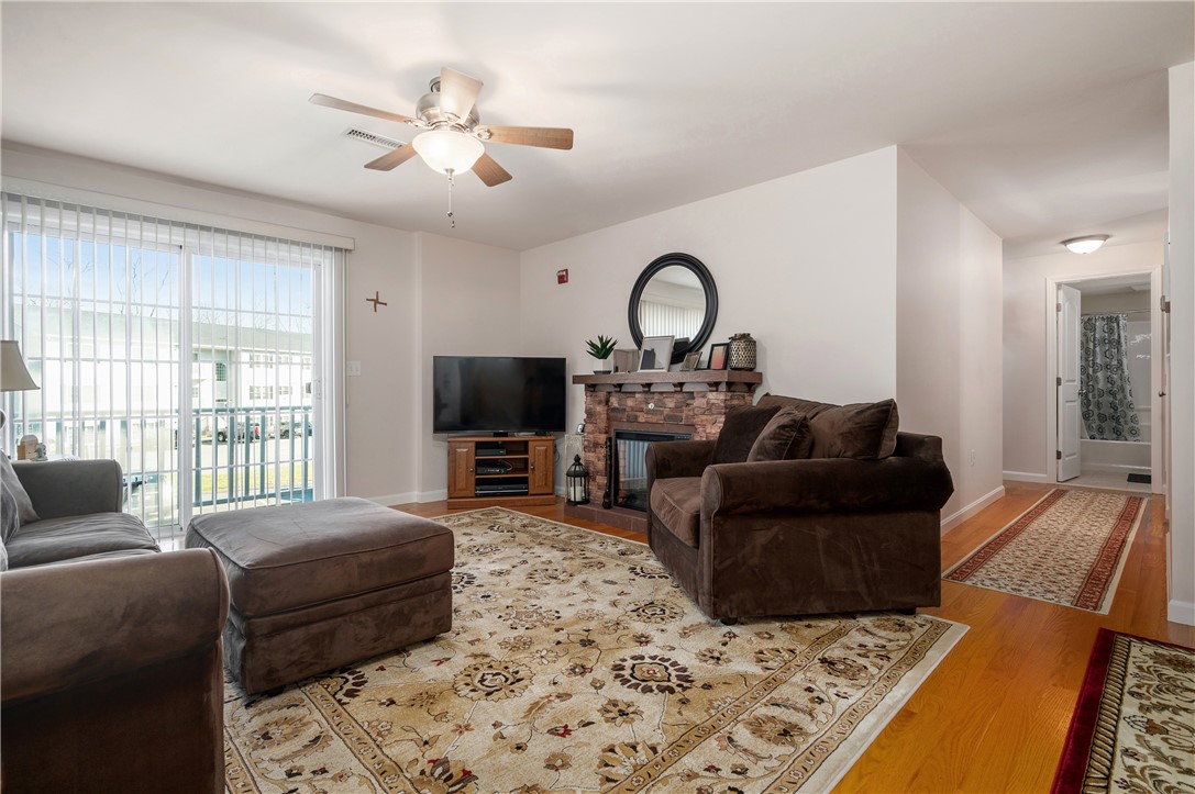 402 New River Road, Unit 103 Lincoln, RI 02838 - Photo 9 of 22 Gallery Image 9