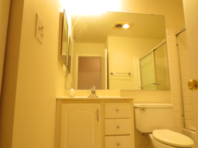 701 West Huntington Commons Road, Unit 416 Mount Prospect, IL 60056 - Photo 9 of 11