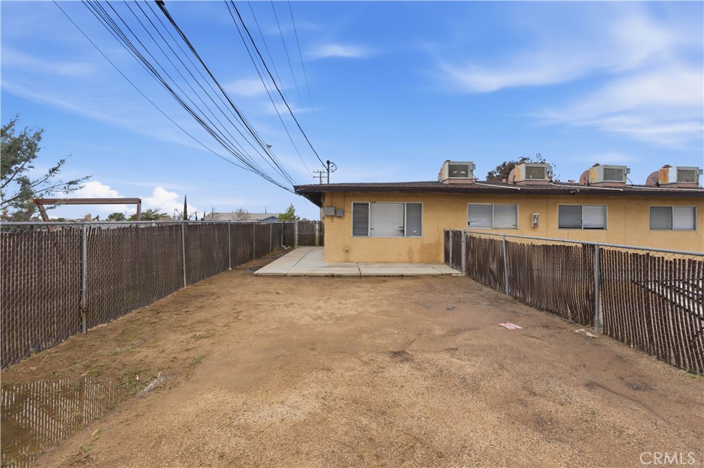 21739 Panoche Road Apple Valley, CA 92308 - Photo 19 of 49 a view of a terrace