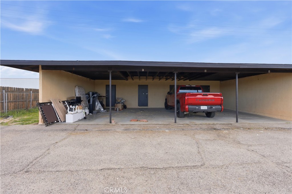 21739 Panoche Road Apple Valley, CA 92308 - Photo 20 of 49 a view of a car garage