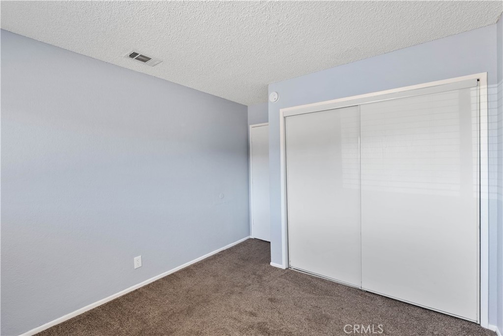 21739 Panoche Road Apple Valley, CA 92308 - Photo 32 of 49 a view of room