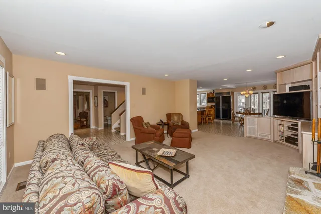 $5,500 | 8 Jenny Lane, Pikesville, MD 21208